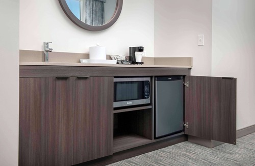 Pineapple Grove Arts District Hotel | Hampton Inn Delray Beach