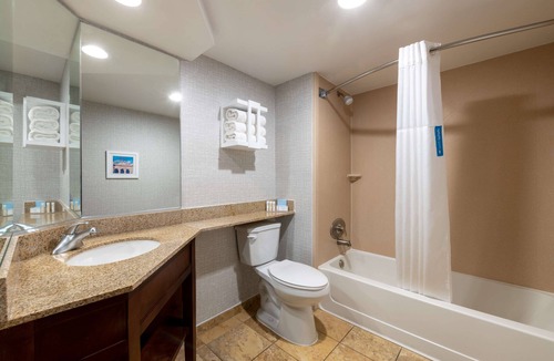 Dupont Hotel | Hampton Inn Denver-International Airport