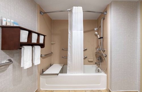 Dupont Hotel | Hampton Inn Denver-International Airport