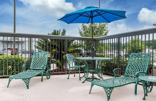 Douglas Hotel | Hampton Inn Douglas