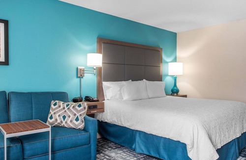 Douglas Hotel | Hampton Inn Douglas