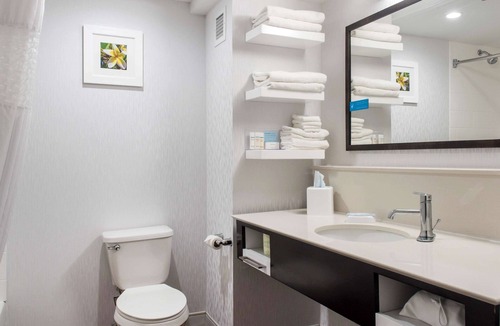 Douglas Hotel | Hampton Inn Douglas