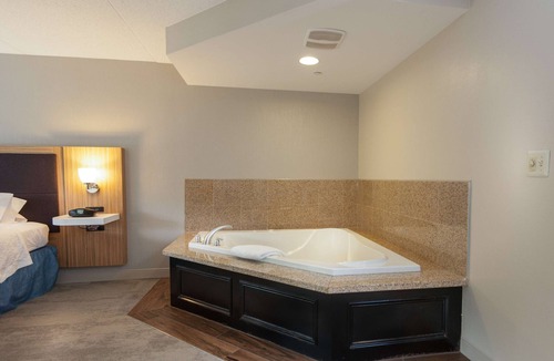 Warrington Hotel | Hampton Inn Doylestown