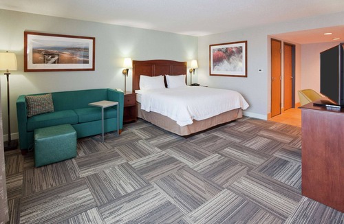 Canal Park Hotel | Hampton Inn Duluth Canal Park