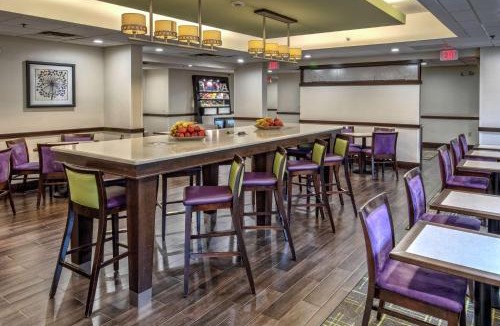Montclair Hotel | Hampton Inn Dumfries/Quantico