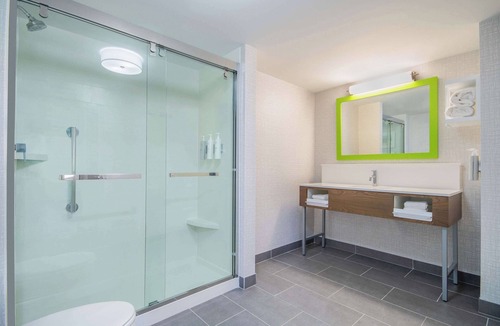 East Aurora Hotel | Hampton Inn East Aurora