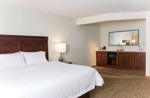 East Lansing Hotel | Hampton Inn East Lansing