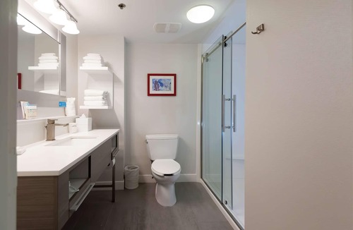 East Windsor Hotel | Hampton Inn East Windsor