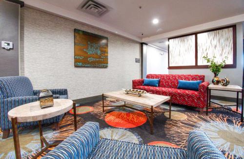Edmond Hotel | Hampton Inn Edmond