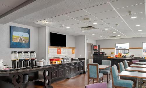 Elkhart Hotel | Hampton Inn Elkhart