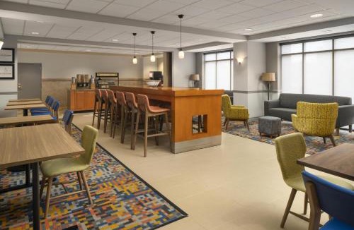 Big Flats Airport Hotel | Hampton Inn Elmira/Horseheads
