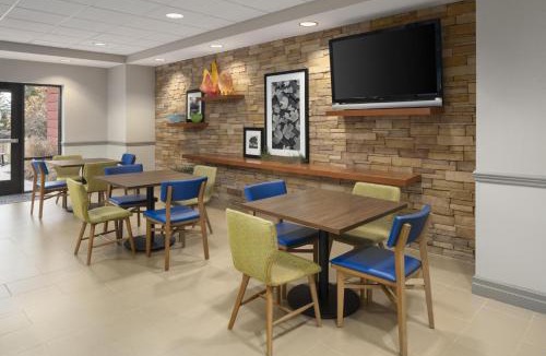 Big Flats Airport Hotel | Hampton Inn Elmira/Horseheads