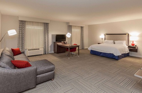 Emerson Hotel | Hampton Inn Emerson LakePoint