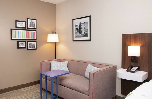 Erie Hotel | Hampton Inn Erie-South