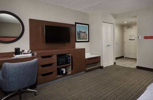 Fairfax Hotel | Hampton Inn Fairfax City