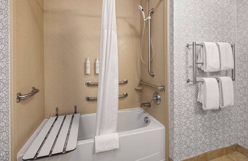 Fairmont Hotel | Hampton Inn Fairmont