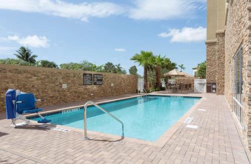 Pompano Isles Hotel | Hampton Inn Fort Lauderdale Pompano Beach