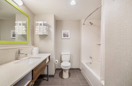 Fort Myers River District Hotel | Hampton Inn Fort Myers Downtown