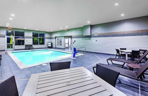 New Century Hotel | Hampton Inn Gardner