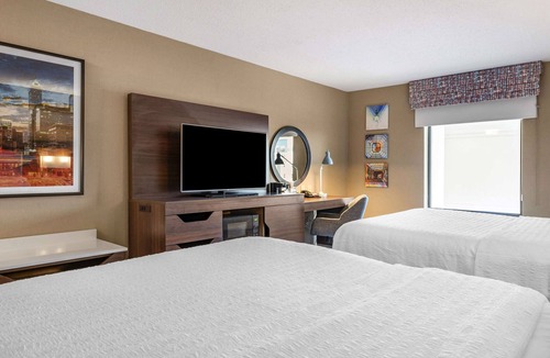 Greenfield Hotel | Hampton Inn Greenfield