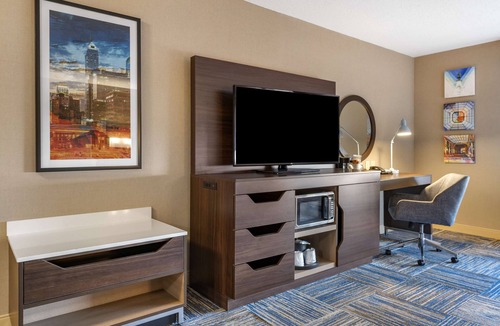 Greenfield Hotel | Hampton Inn Greenfield