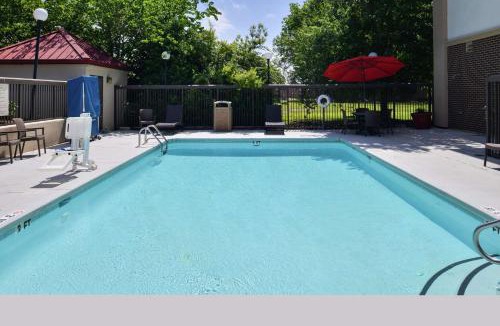 McLeansville Hotel | Hampton Inn Greensboro East/McLeansville
