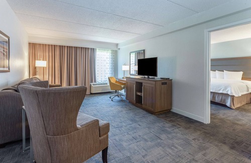 Long Hill Hotel | Hampton Inn Groton