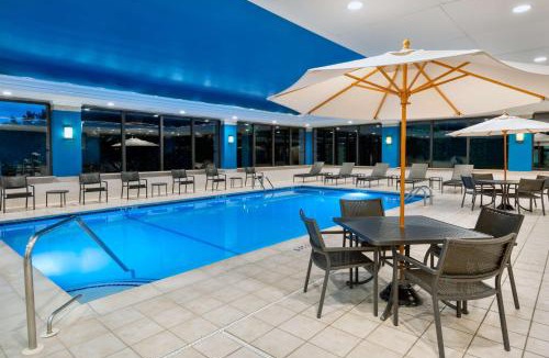Windsor Hotel | Hampton Inn Hartford Airport