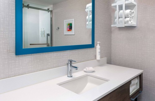 Windsor Hotel | Hampton Inn Hartford/Airport