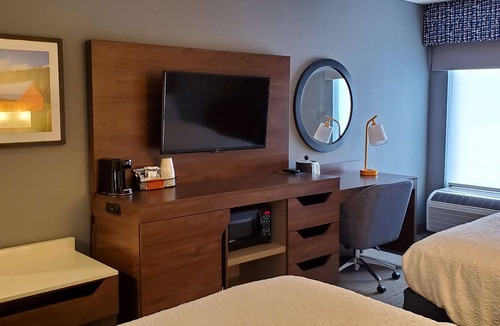 Hillsville Hotel | Hampton Inn Hillsville