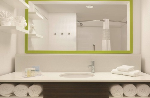 US 290 Hotel | Hampton Inn Houston-Brookhollow