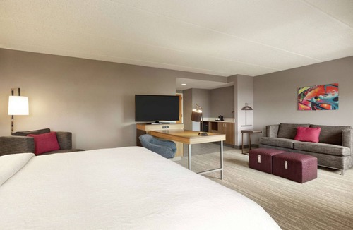 US 290 Hotel | Hampton Inn Houston-Brookhollow