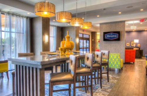 North Shore Hotel | Hampton Inn Houston I-10 East, TX