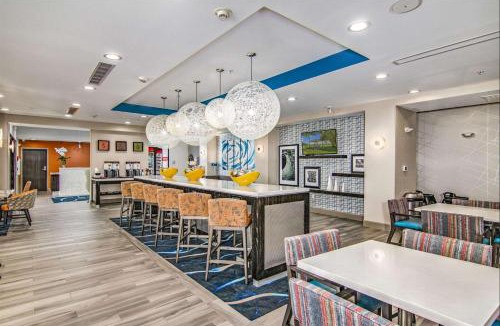 El Lago Hotel | Hampton Inn Houston NASA-Johnson Space Center