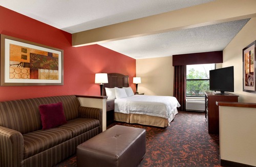 Deco Hotel | Hampton Inn Houston-Willowbrook Mall