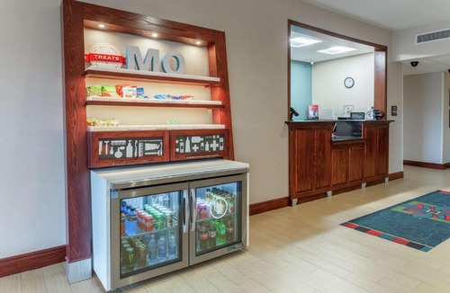Jefferson City Hotel | Hampton Inn Jefferson City at Capital Mall