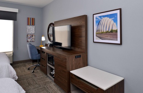 Winnetonka Hotel | Hampton Inn Kansas City Northeast