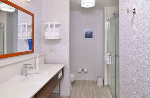 Winnetonka Hotel | Hampton Inn Kansas City Northeast