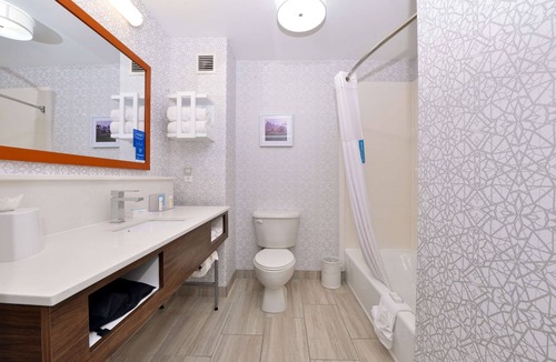 Winnetonka Hotel | Hampton Inn Kansas City Northeast