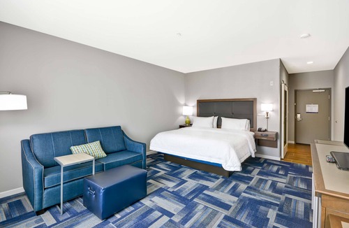 Kyle Hotel | Hampton Inn Kyle