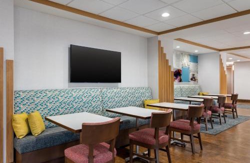 Lake Charles Hotel | Hampton Inn Lake Charles