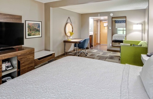 Lawson Heights Hotel | Hampton Inn Latrobe