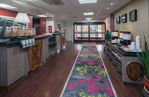 Livermore Hotel | Hampton Inn Livermore