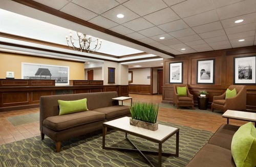 Farmingville Hotel | Hampton Inn Long Island-Brookhaven