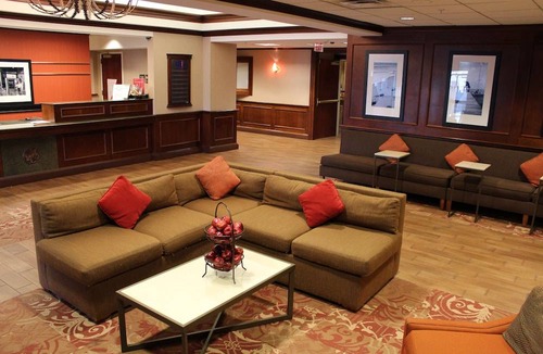 Farmingville Hotel | Hampton Inn Long Island-Brookhaven