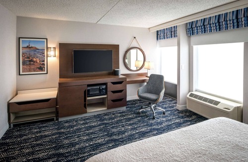 Commack Hotel | Hampton Inn Long Island/Commack