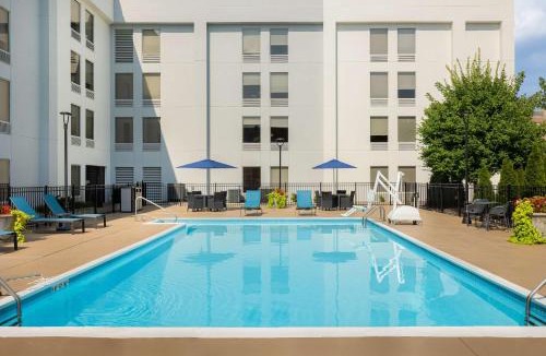 Fairgrounds Hotel | Hampton Inn Louisville Airport Fair/Expo Center