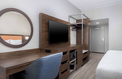 Fairgrounds Hotel | Hampton Inn Louisville-Airport