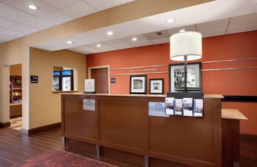 Magnolia Hotel | Hampton Inn Magnolia
