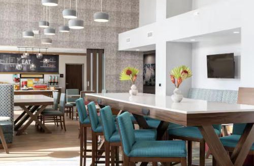 Manitowoc Hotel | Hampton Inn Manitowoc